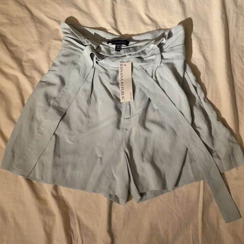 NWT Banana Republic Women's High Waist Light Green Shorts Sz 6P